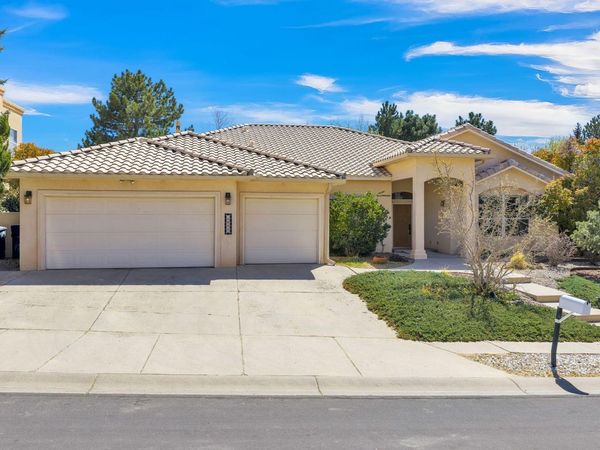 12008 Persimmon Avenue NE, Albuquerque, NM 87111