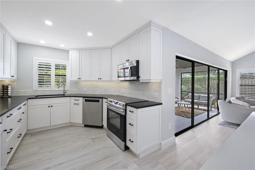 714 Reef Point Cir, Naples, FL 34108 Photo