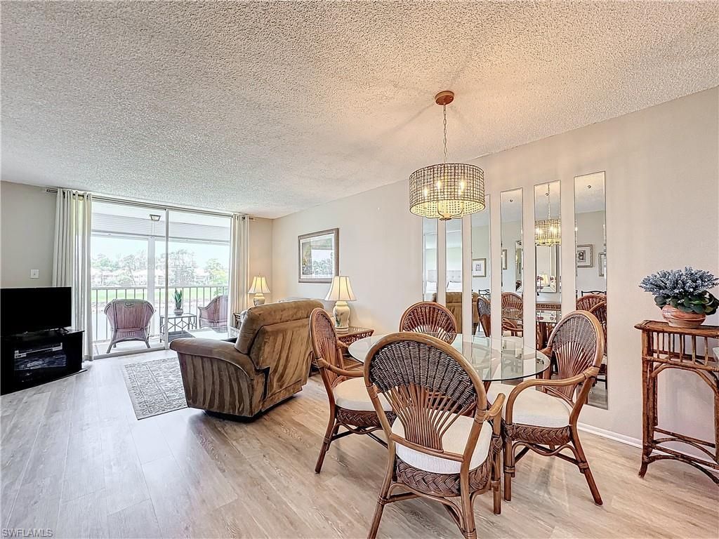 300 Forest Lakes Blvd, Unit 201, Naples, FL 34105 Photo