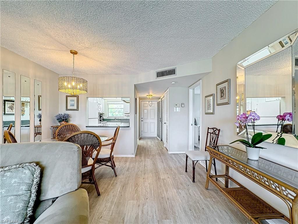300 Forest Lakes Blvd, Unit 201, Naples, FL 34105 Photo