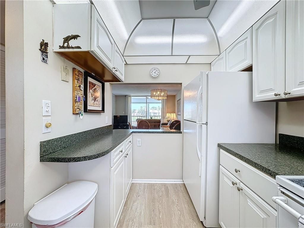300 Forest Lakes Blvd, Unit 201, Naples, FL 34105 Photo