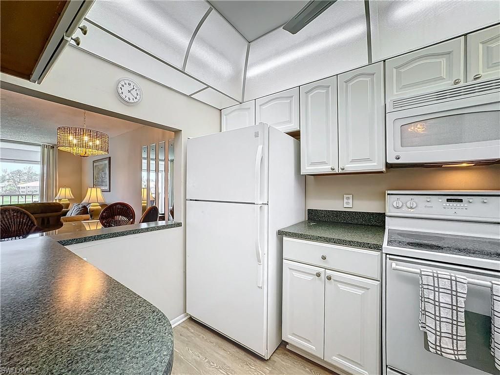300 Forest Lakes Blvd, Unit 201, Naples, FL 34105 Photo