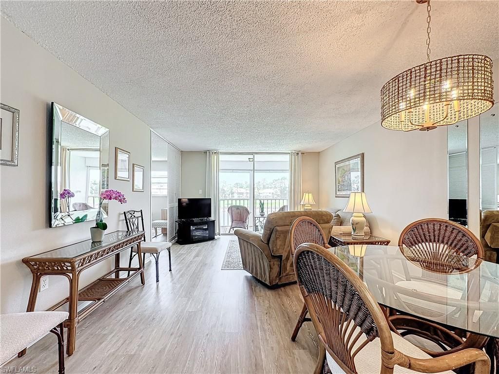 300 Forest Lakes Blvd, Unit 201, Naples, FL 34105 Photo