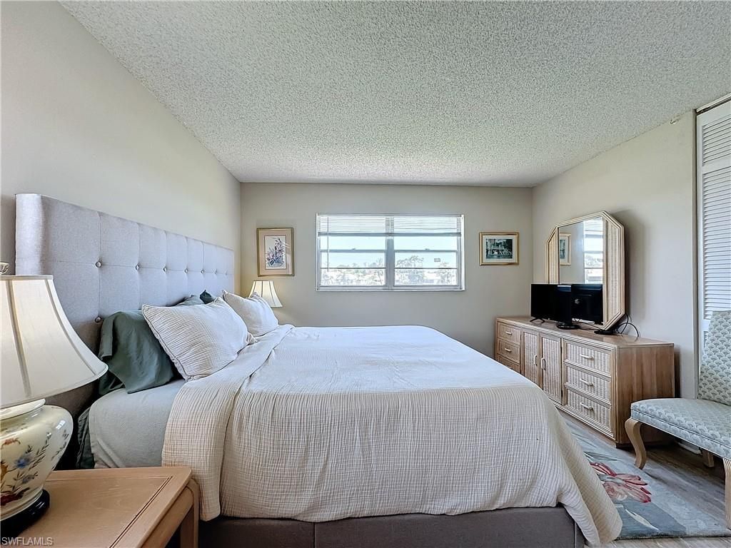 300 Forest Lakes Blvd, Unit 201, Naples, FL 34105 Photo