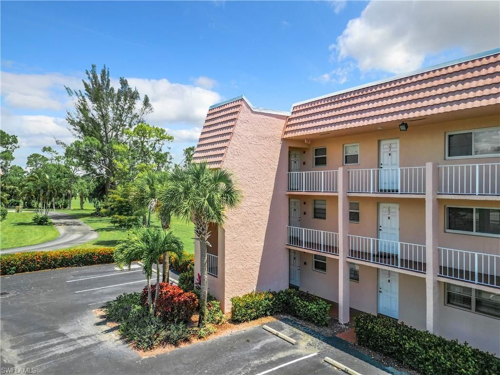 300 Forest Lakes Blvd, Unit 201, Naples, FL 34105 Photo