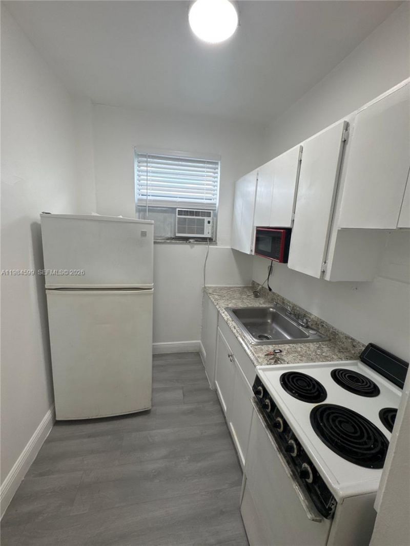 2312 SW 17th St, Unit 10, Miami, FL 33145 Photo