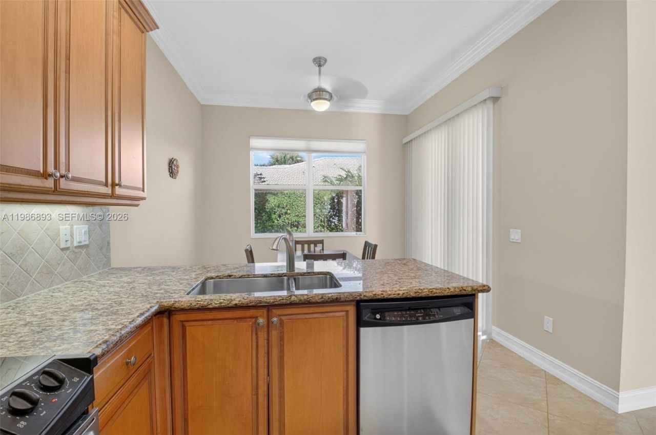 6833 Watertown Dr, Boynton Beach, FL 33437 Photo