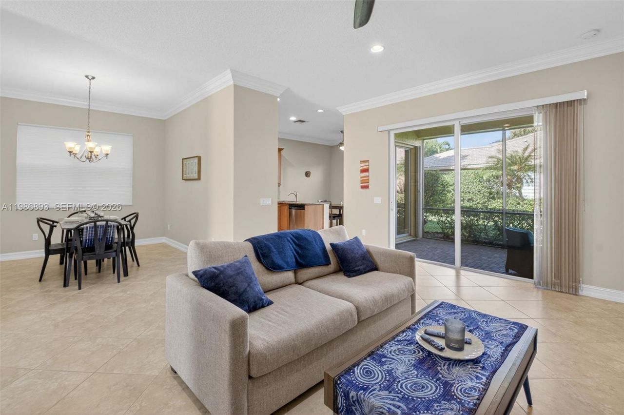 6833 Watertown Dr, Boynton Beach, FL 33437 Photo