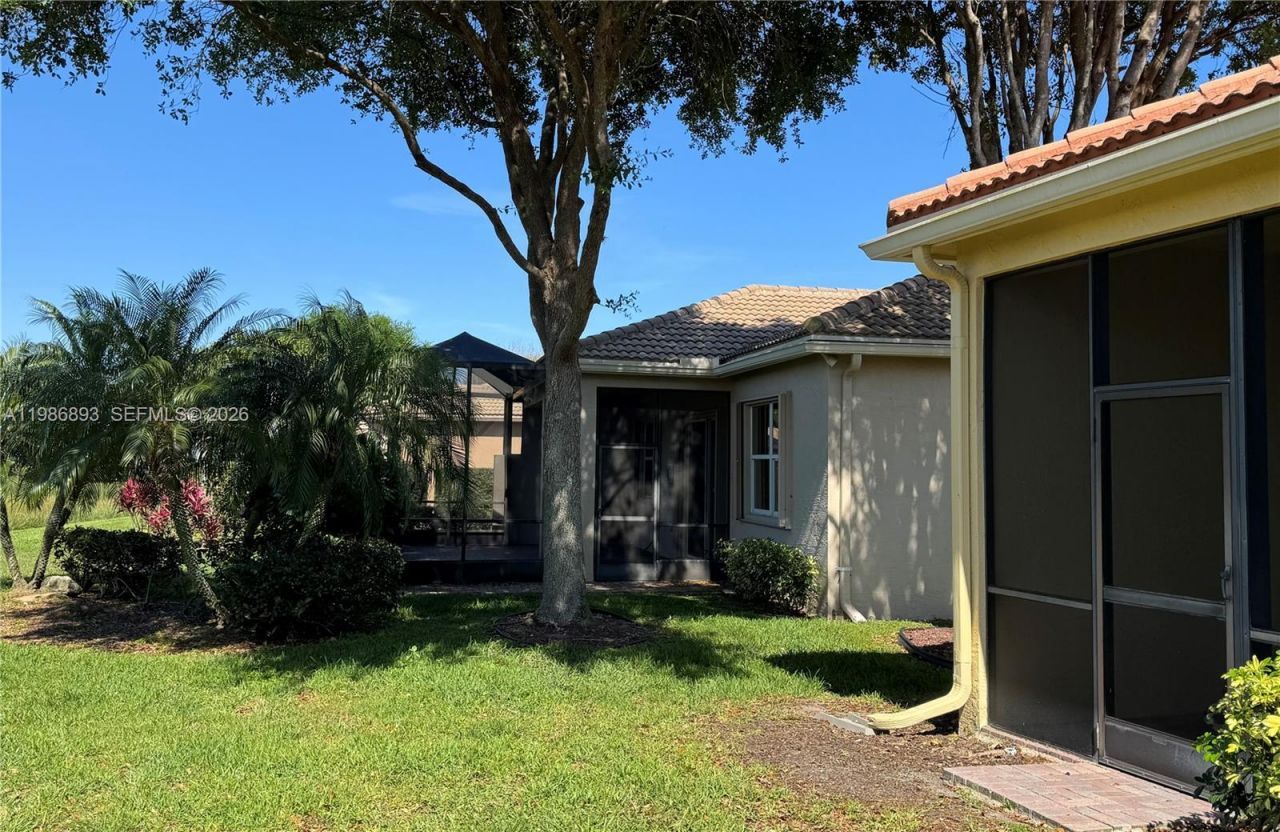 6833 Watertown Dr, Boynton Beach, FL 33437 Photo