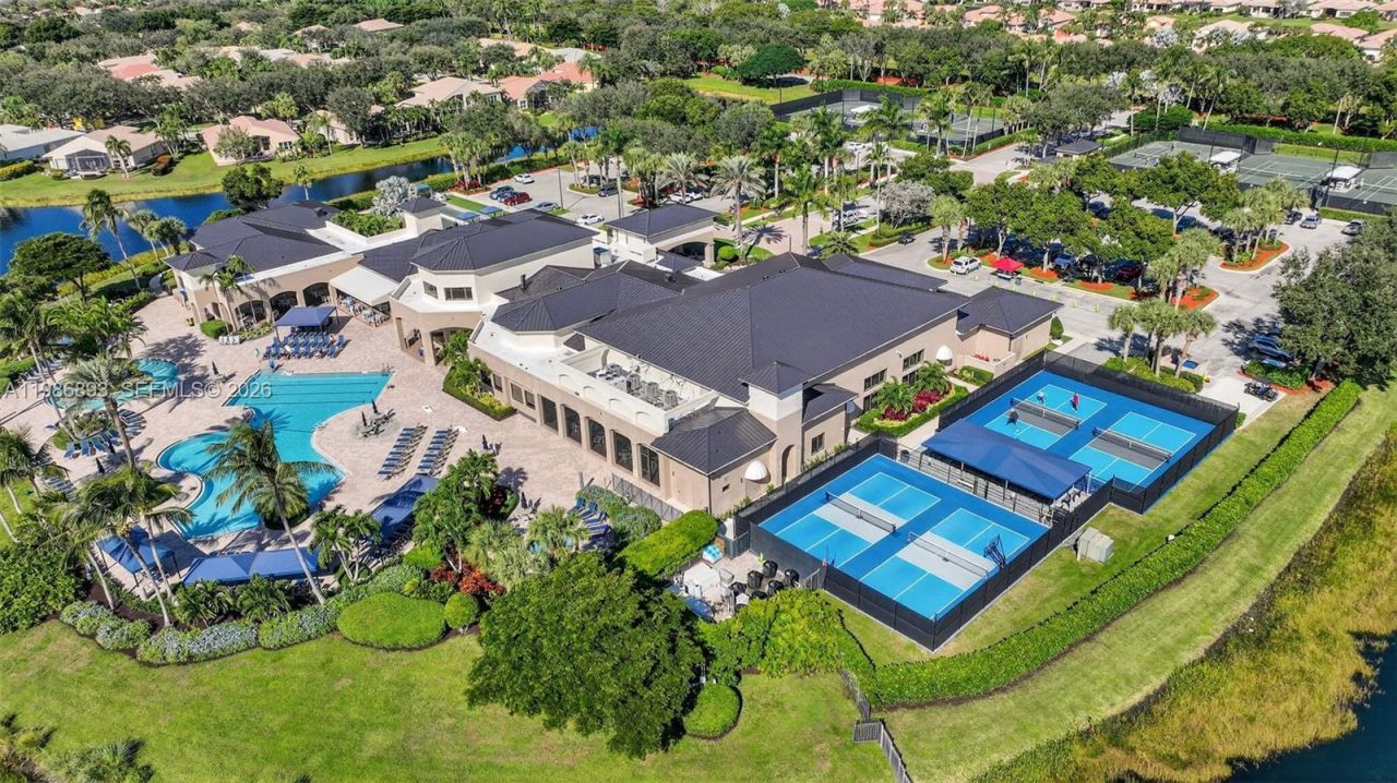 6833 Watertown Dr, Boynton Beach, FL 33437 Photo