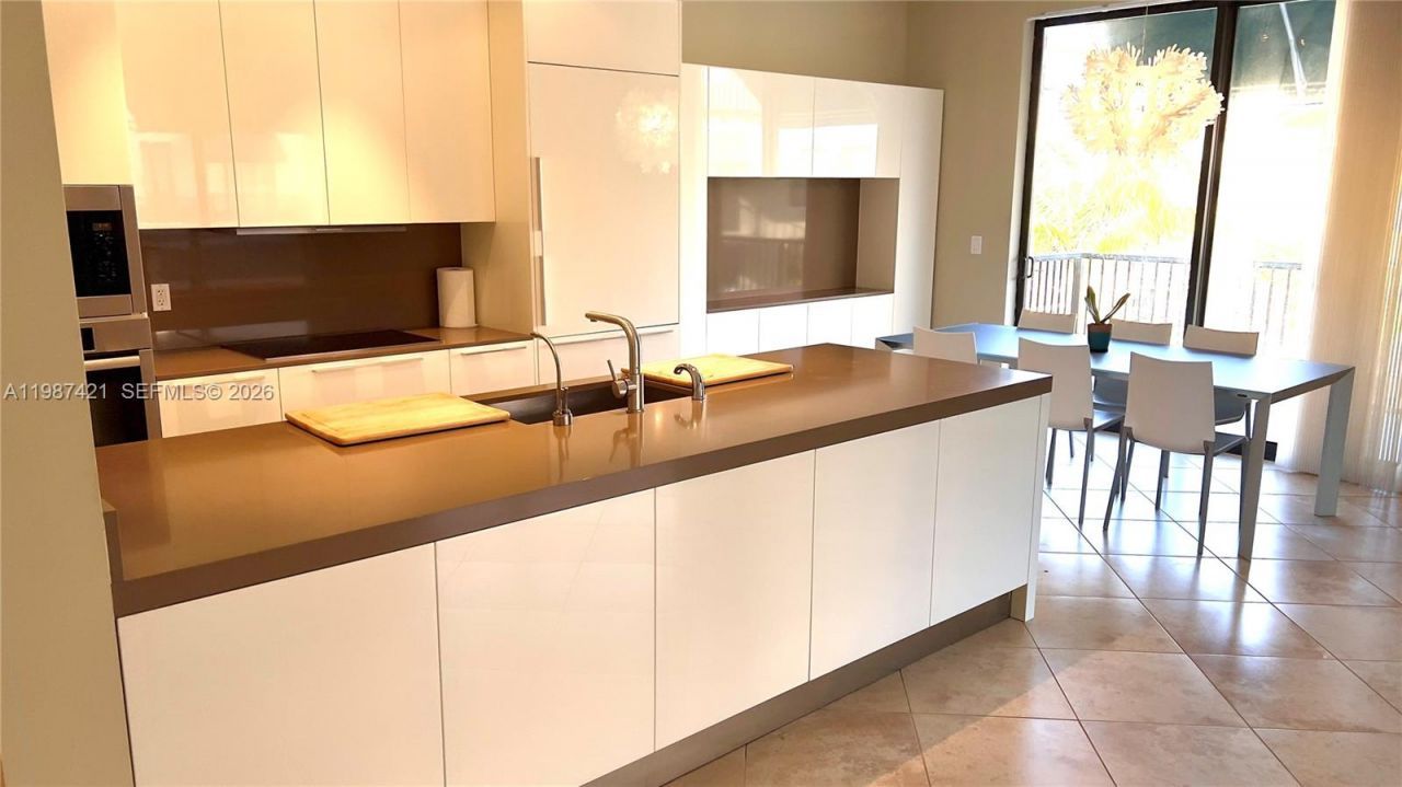 55 Merrick Way , Unit 825, Coral Gables, FL 33134 Photo