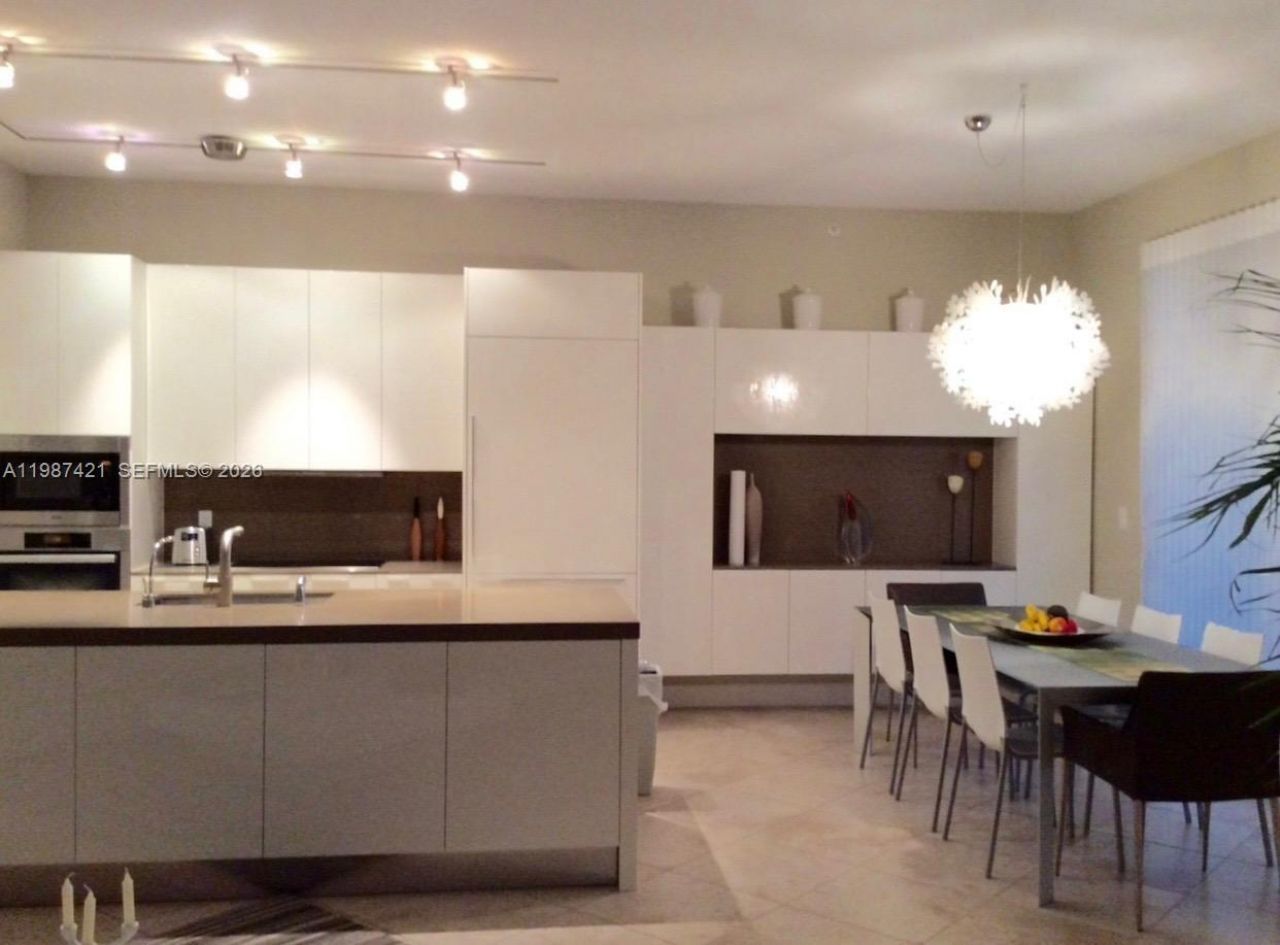 55 Merrick Way , Unit 825, Coral Gables, FL 33134 Photo