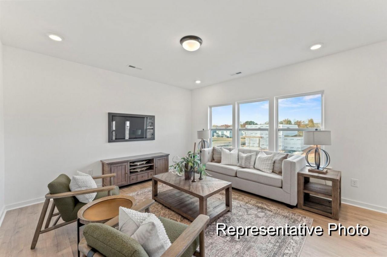 1044 Toland Drive Photo 7