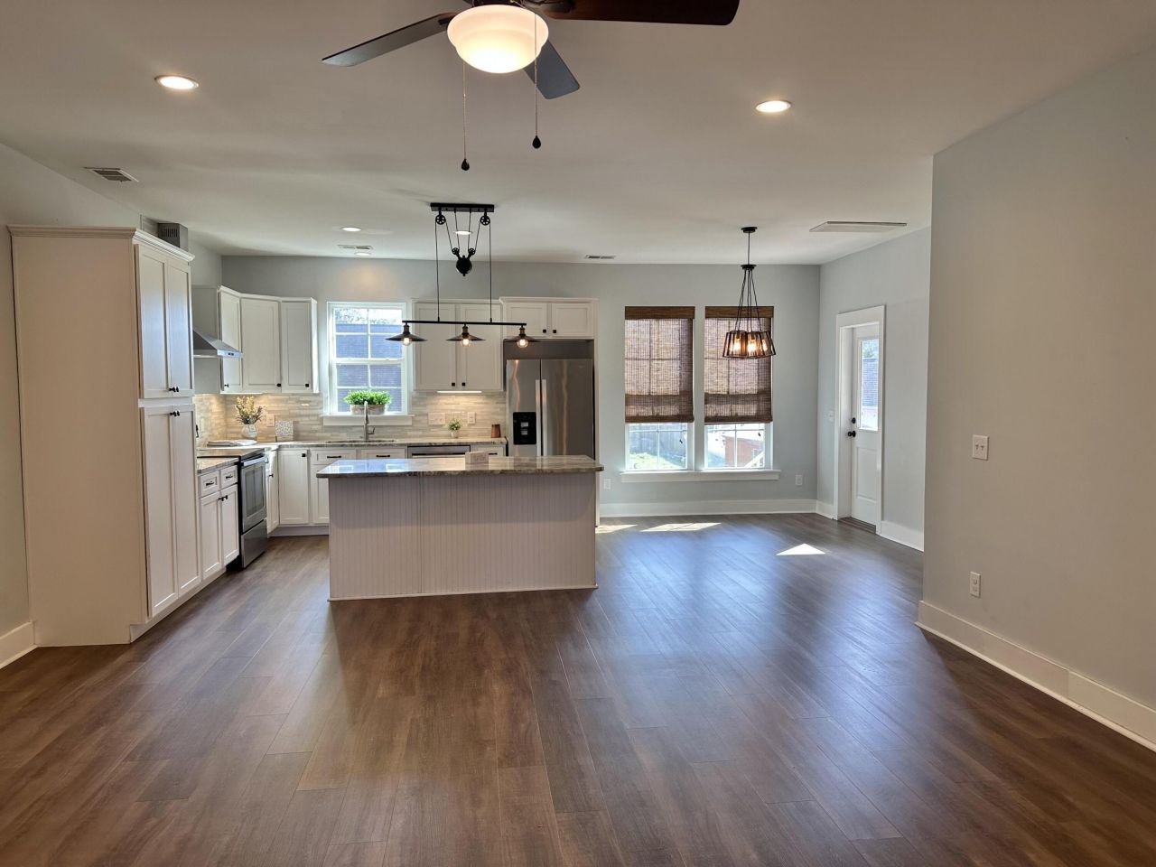 3637 Hilton Drive Photo 9