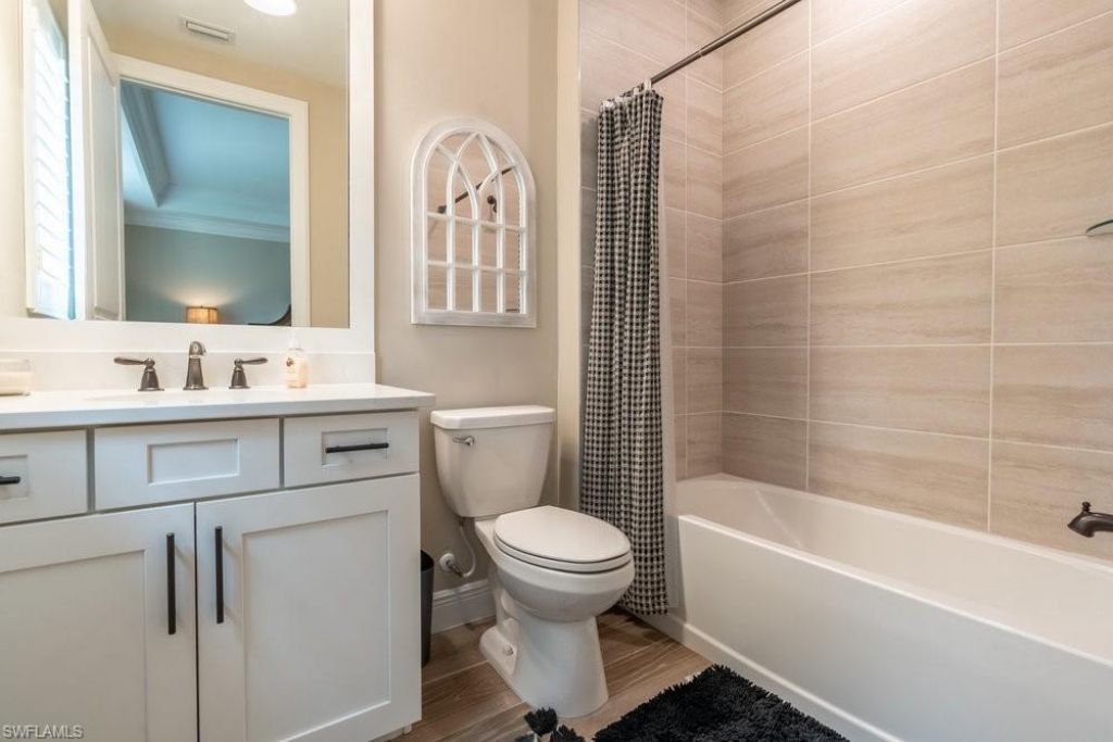 16375 Viansa Way, Unit 102, Naples, FL 34110 Photo