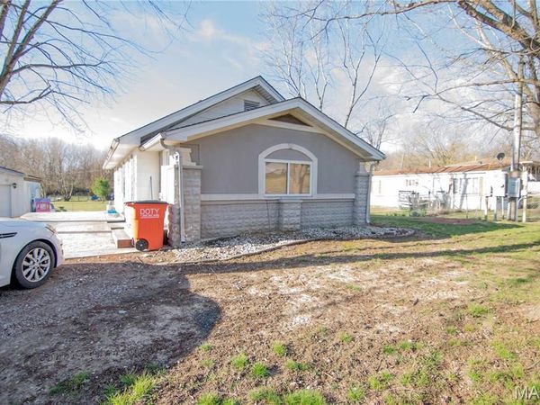 710 E 1700 Avenue, Vandalia, IL 62471