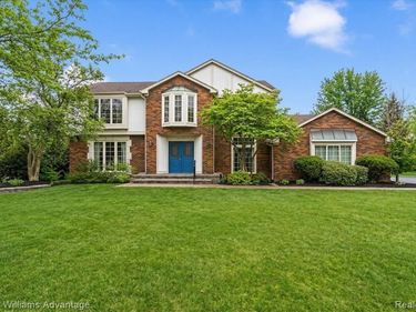 47040 Elmsmere Drive, Northville, MI 48167