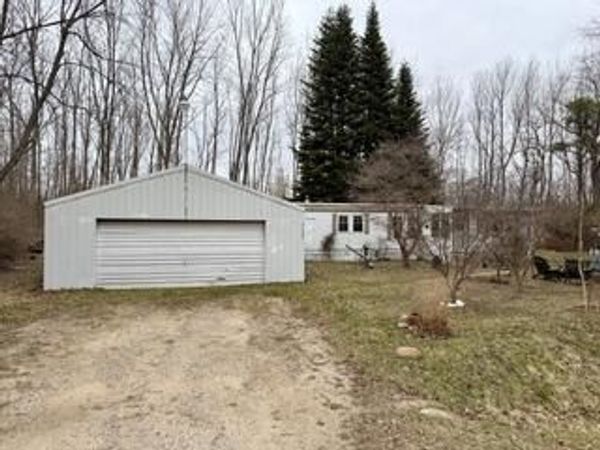 7121 Lakeview Avenue, South Haven, MI 49090