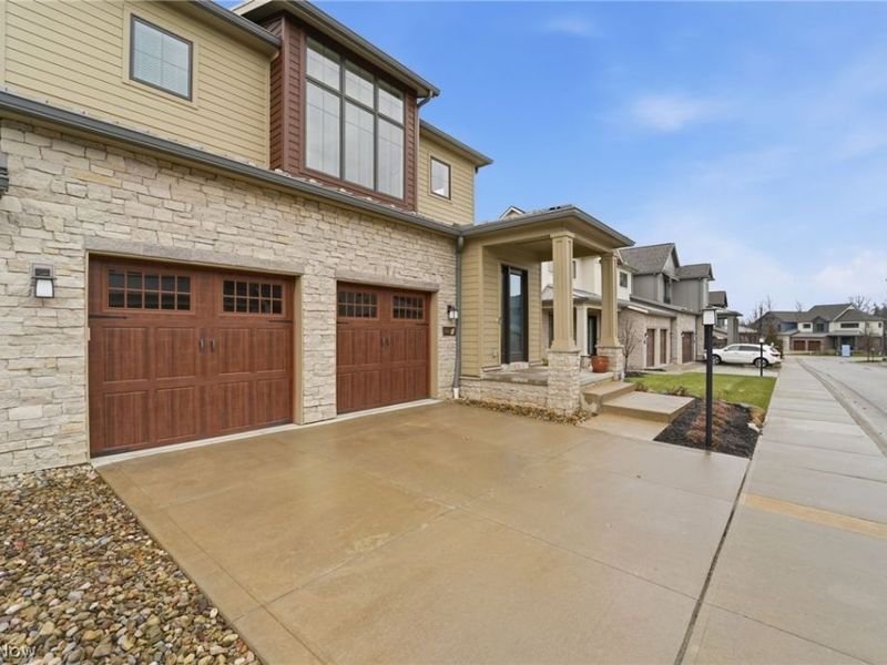 2440 Edgewood Trace, Pepper Pike, OH 44124 Photo 2