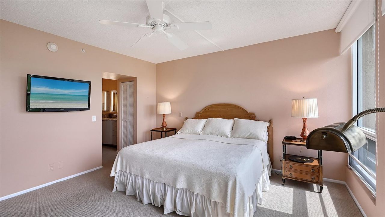 1085 Gulf Of Mexico Drive , Unit 404, Longboat Key, FL 34228 Photo