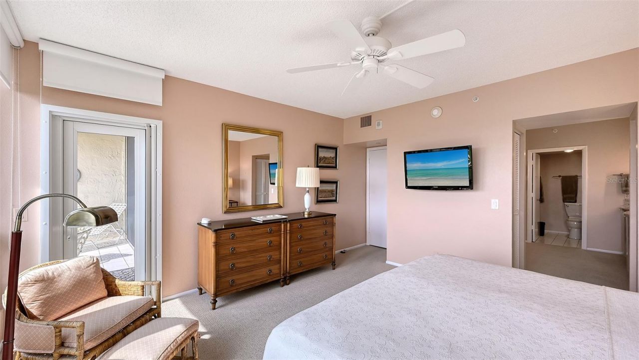 1085 Gulf Of Mexico Drive , Unit 404, Longboat Key, FL 34228 Photo