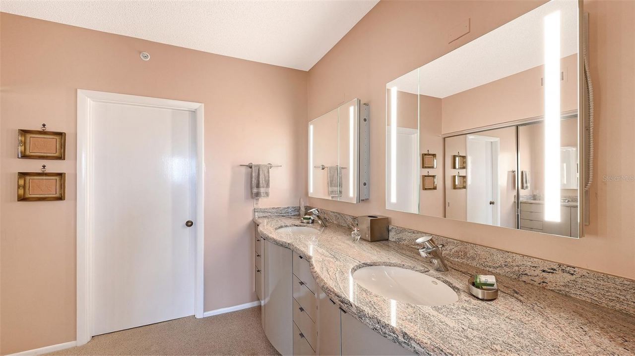 1085 Gulf Of Mexico Drive , Unit 404, Longboat Key, FL 34228 Photo