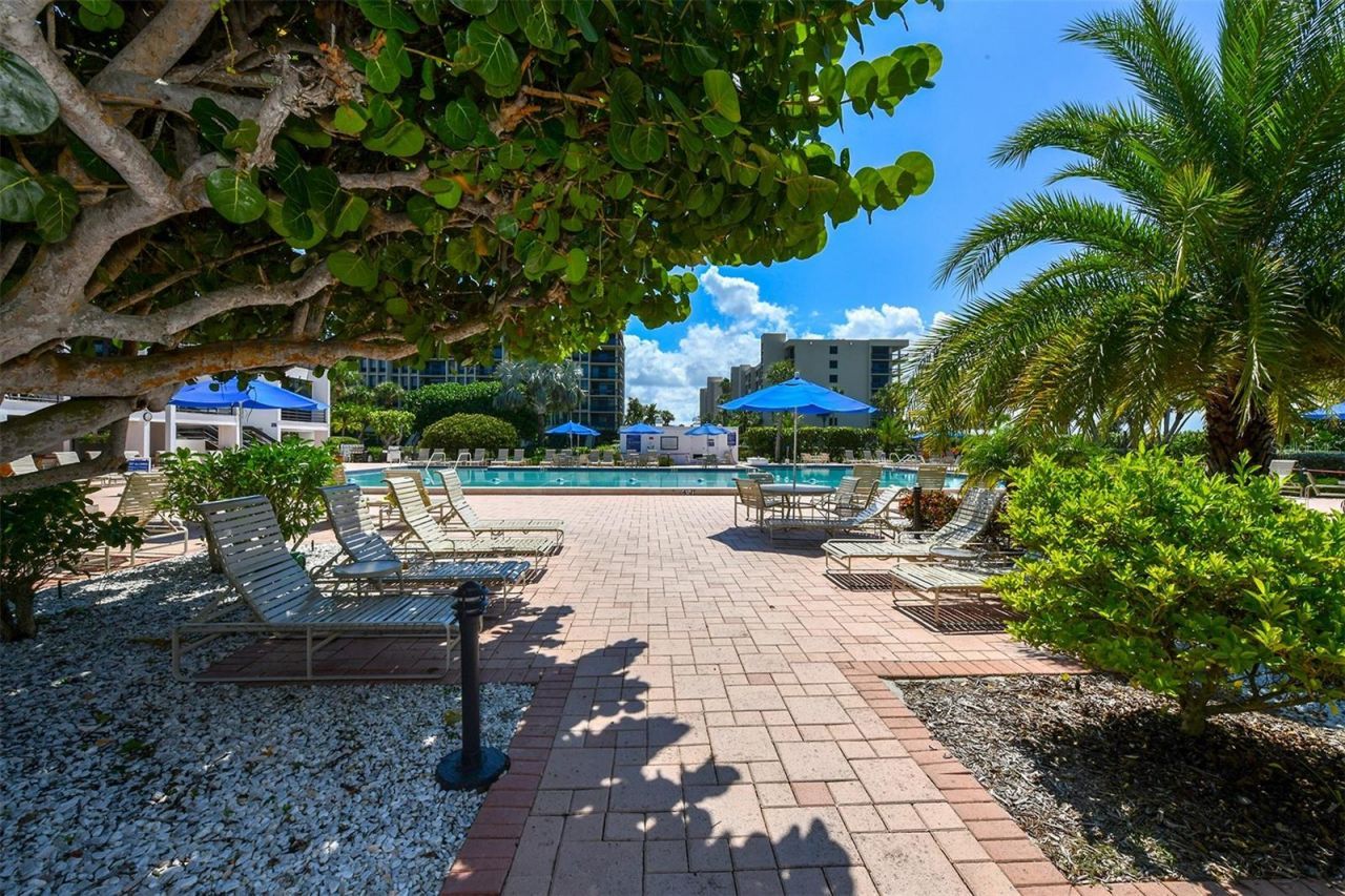 1085 Gulf Of Mexico Drive , Unit 404, Longboat Key, FL 34228 Photo