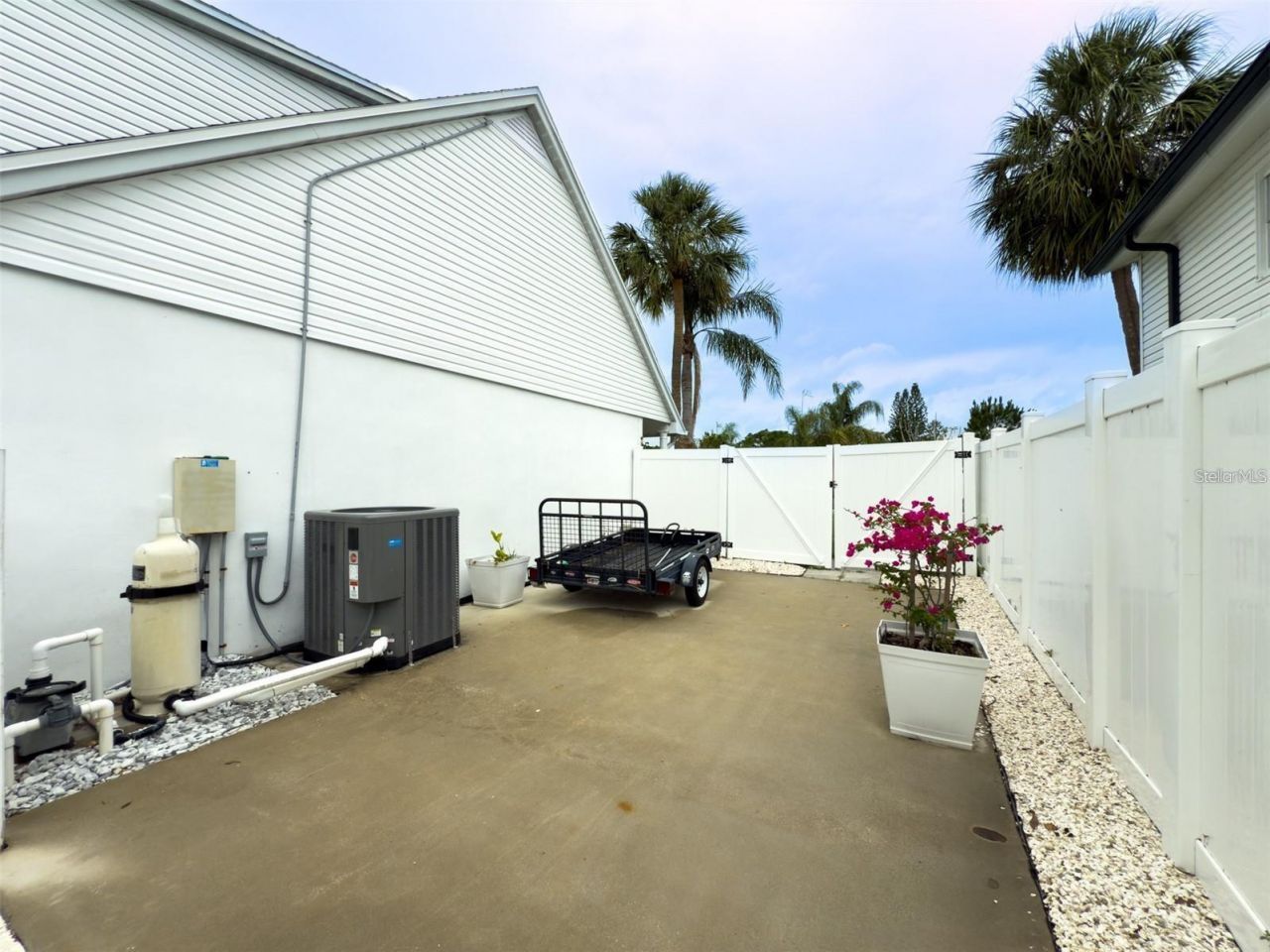 4725 Soapstone Drive, Tampa, FL 33615 Photo