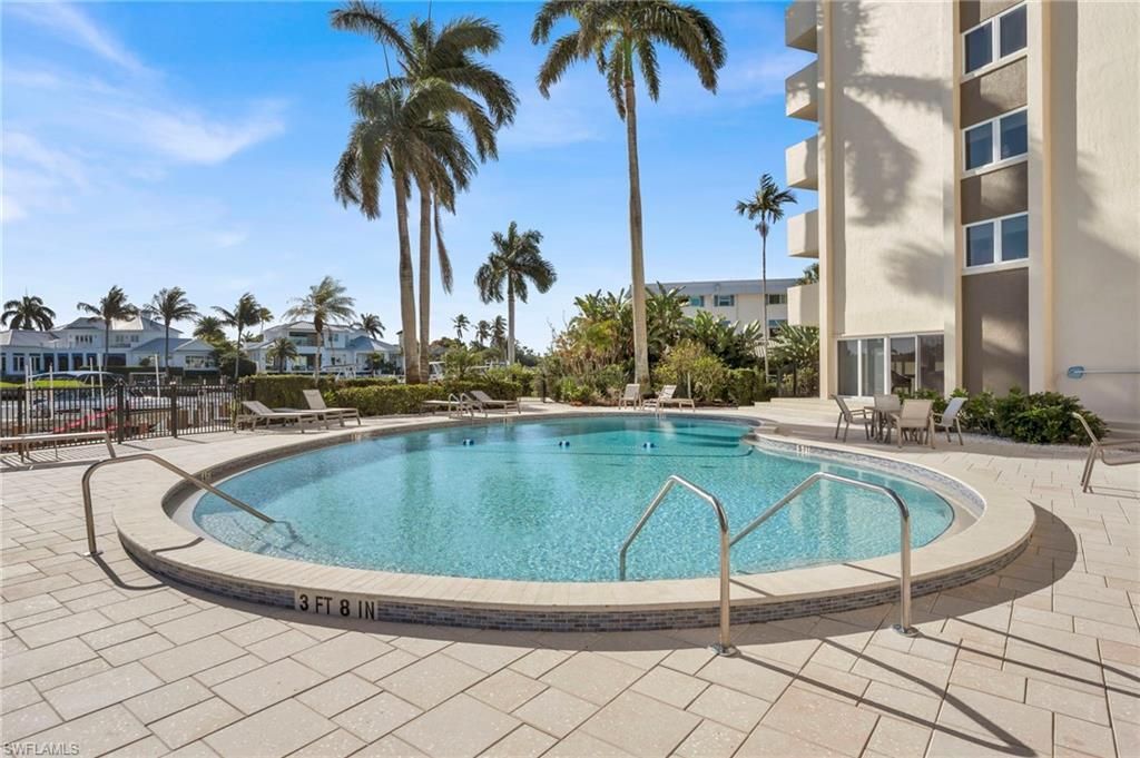 2150 Gulf Shore Blvd N, Unit 609, Naples, FL 34102 Photo