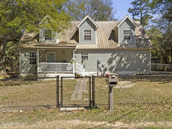 9266 N Pine Drive, Pass Christian, MS 39571