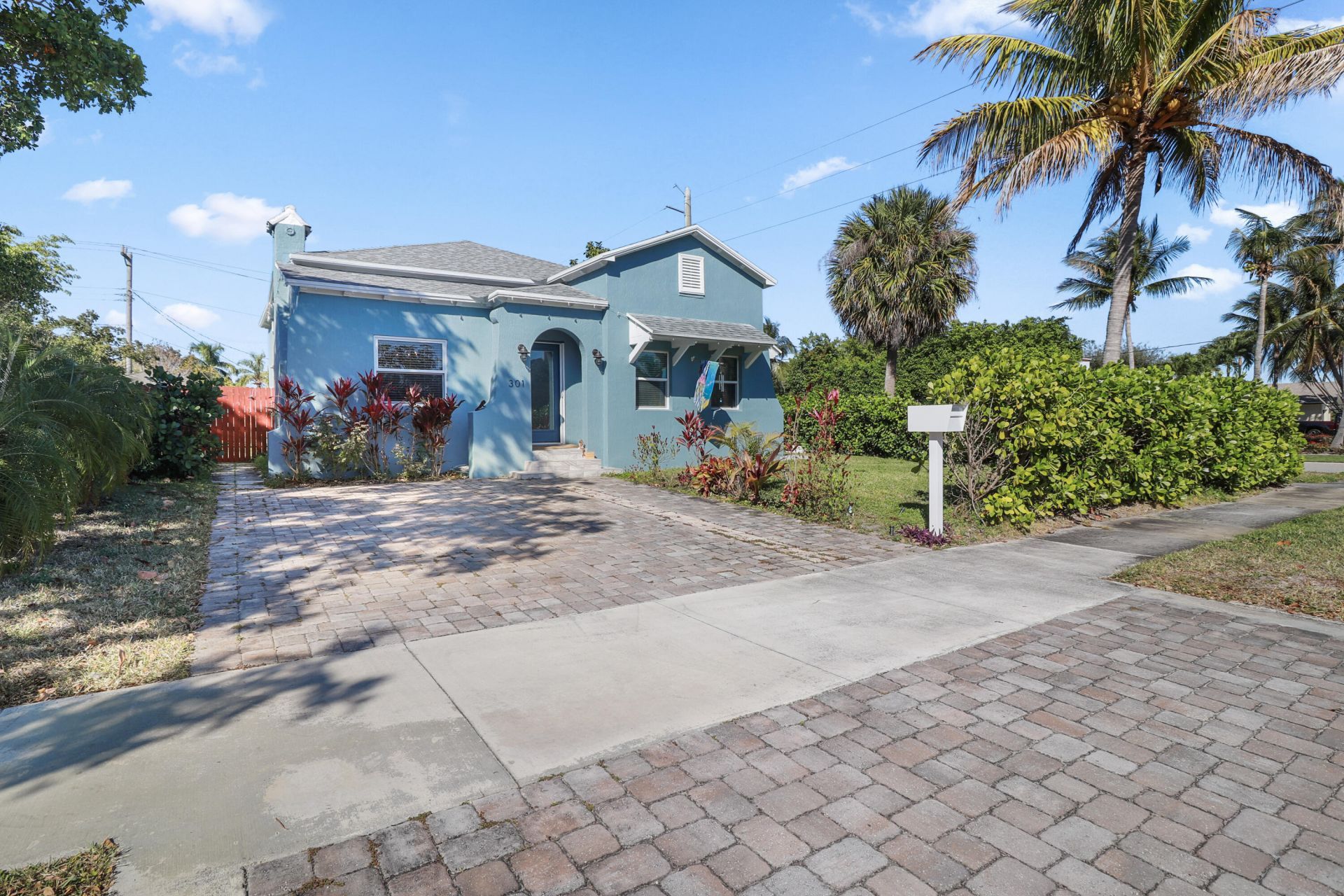 301 Hawthorne Drive, Lake Park, FL 33403 Photo