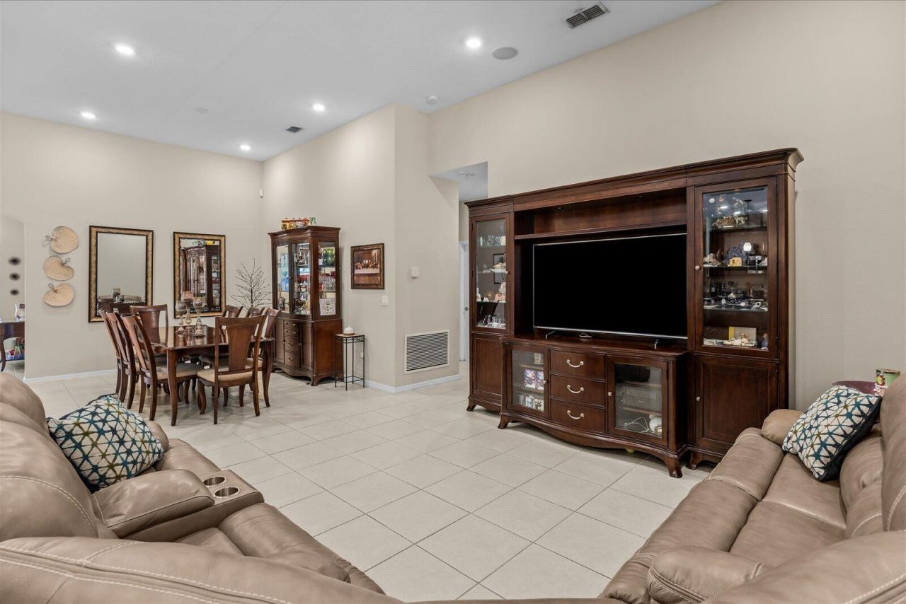 5744 NW Cahaba Street, Port Saint Lucie, FL 34986 Photo