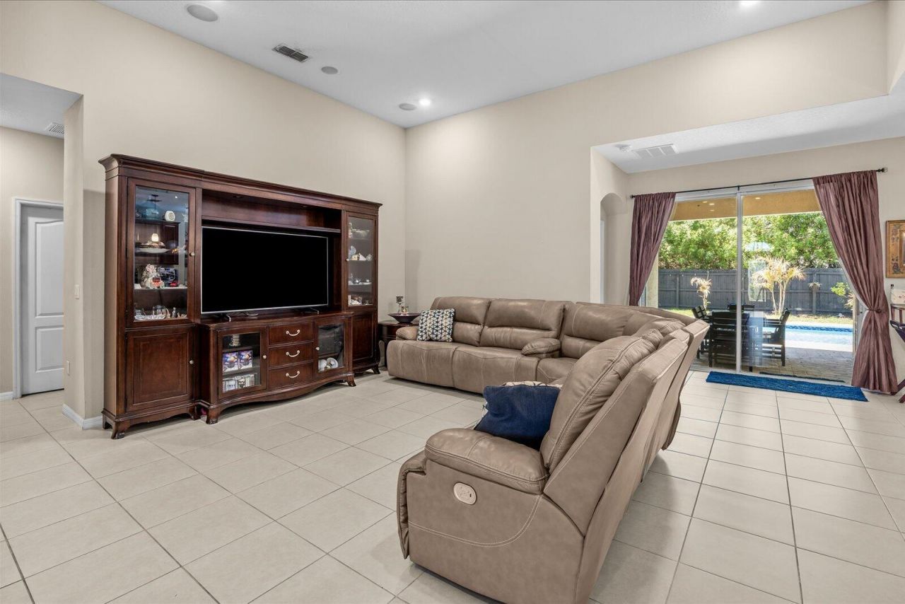 5744 NW Cahaba Street, Port Saint Lucie, FL 34986 Photo