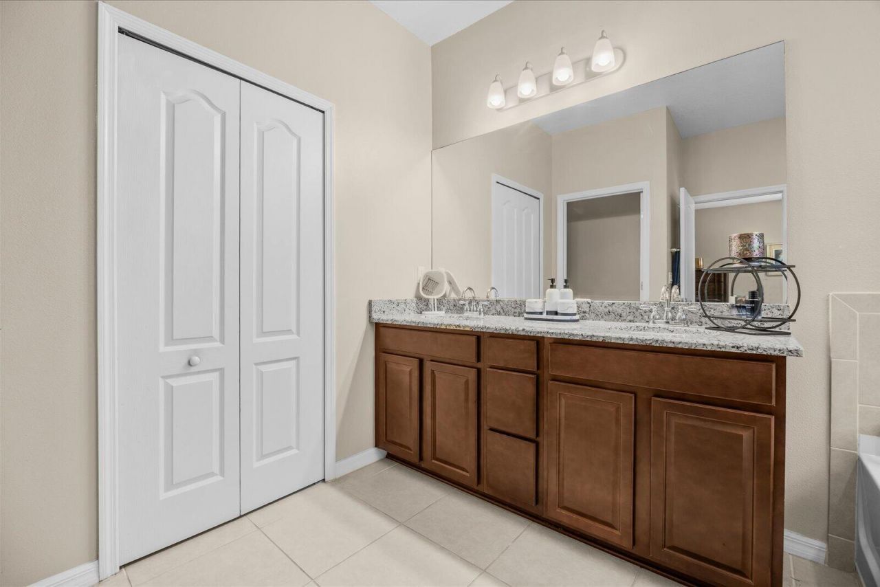 5744 NW Cahaba Street, Port Saint Lucie, FL 34986 Photo