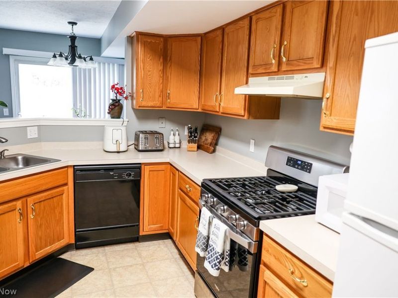 2146 Stonehenge Circle, Akron, OH 44319 Photo 11