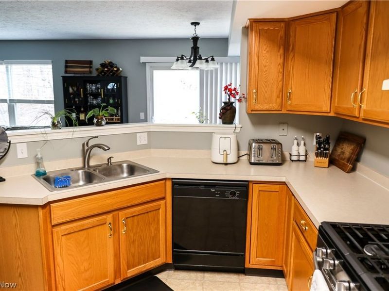 2146 Stonehenge Circle, Akron, OH 44319 Photo 12