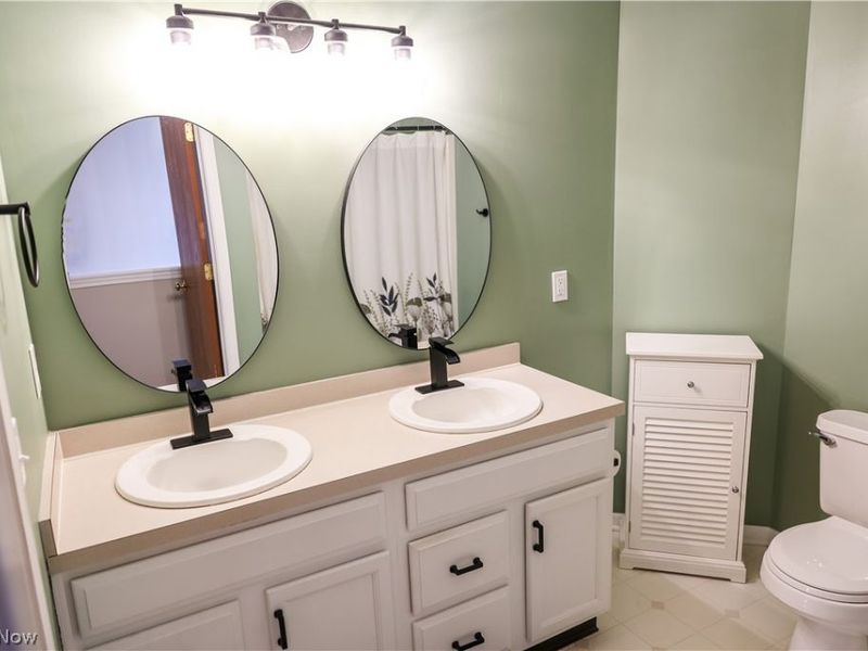 2146 Stonehenge Circle, Akron, OH 44319 Photo 24