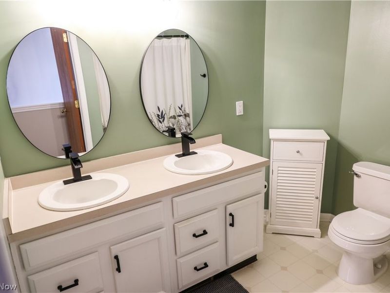 2146 Stonehenge Circle, Akron, OH 44319 Photo 25