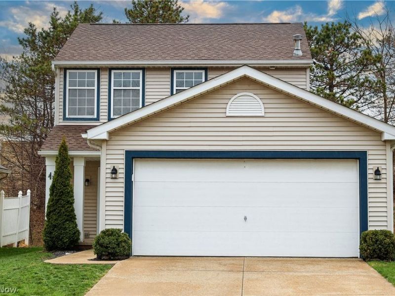 2146 Stonehenge Circle, Akron, OH 44319 Photo 3