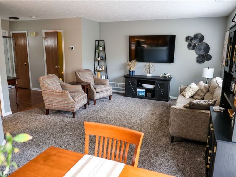 2146 Stonehenge Circle, Akron, OH 44319 Photo 5