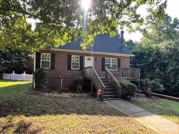 23 44th Avenue Place NE, Hickory, NC 28603