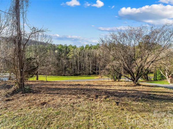 104 Winchester Drive SE, Lenoir, NC 28645