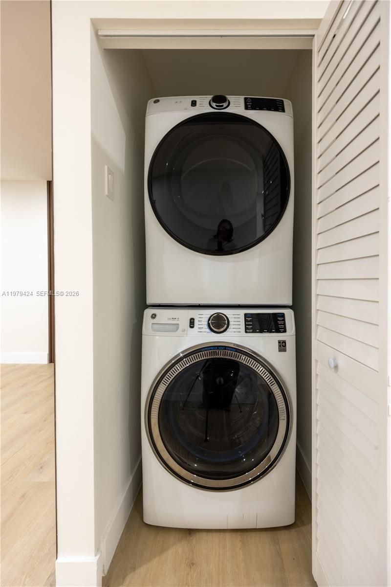 6070 SW 42nd St, Miami, FL 33155 Photo