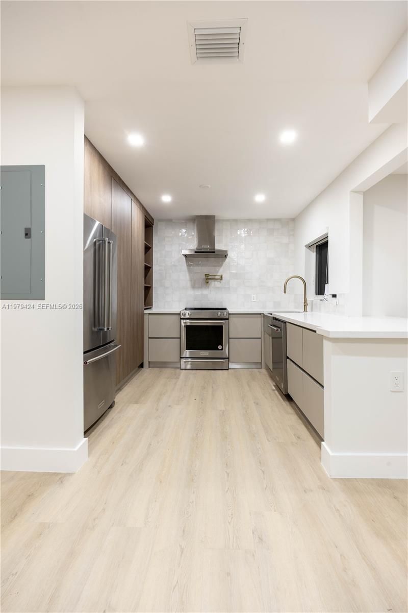 6070 SW 42nd St, Miami, FL 33155 Photo