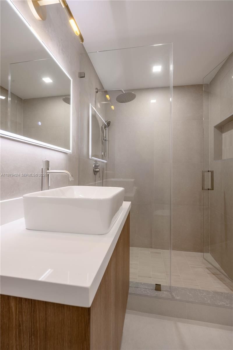 6070 SW 42nd St, Miami, FL 33155 Photo