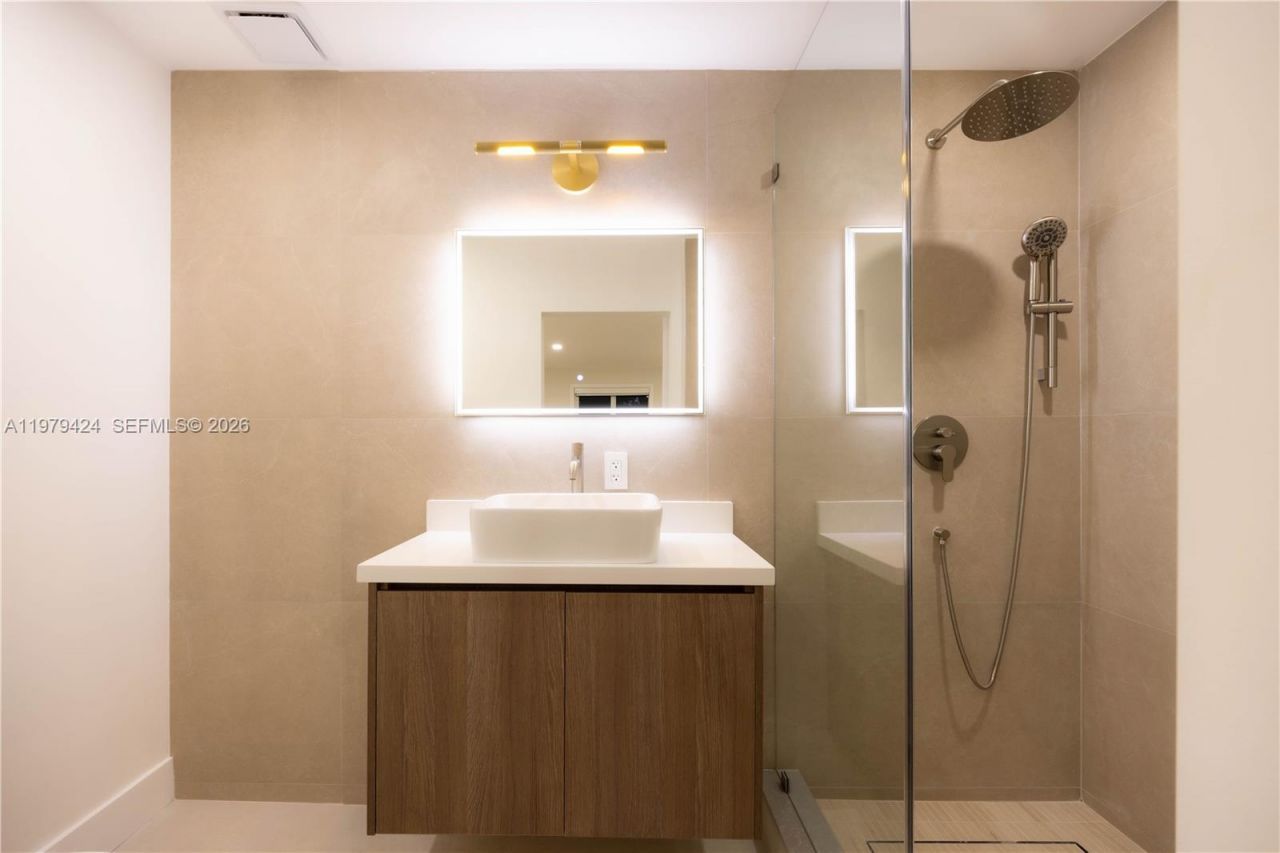 6070 SW 42nd St, Miami, FL 33155 Photo