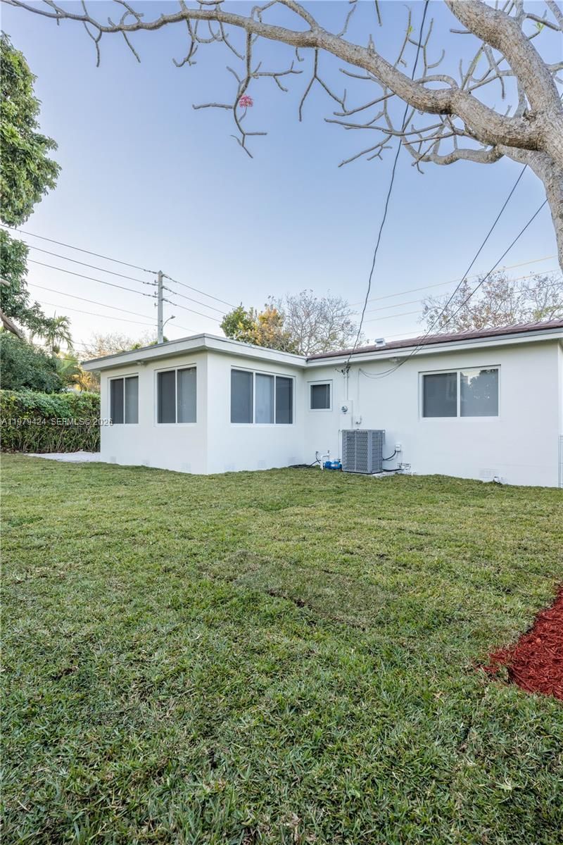 6070 SW 42nd St, Miami, FL 33155 Photo