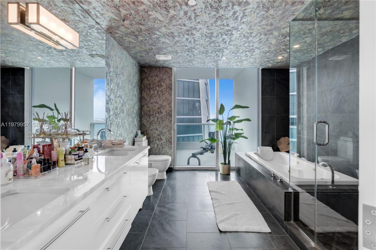 900 Biscayne Blvd , Unit PH6109, Miami, FL 33132 Photo