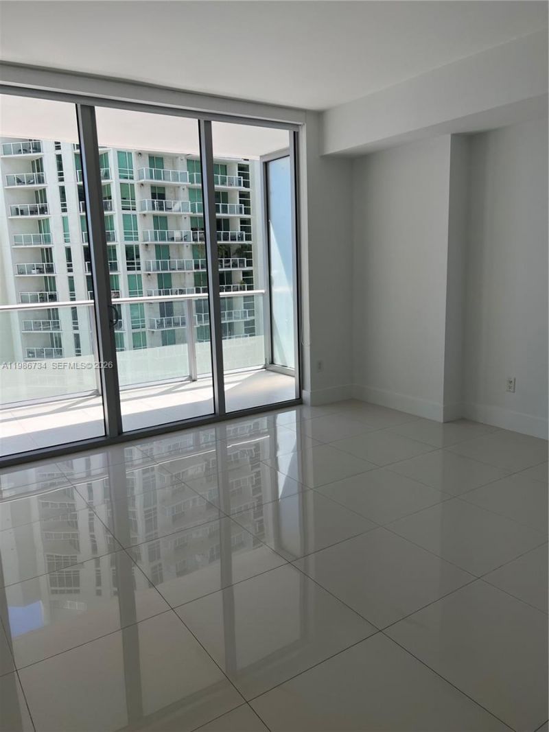 1300 Brickell Bay Dr, Unit 1606, Miami, FL 33131 Photo
