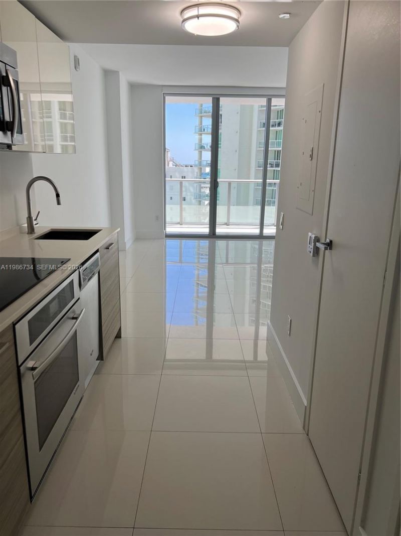 1300 Brickell Bay Dr , Unit 1606, Miami, FL 33131 Photo